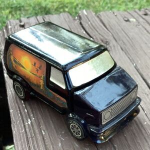 Vintage‎ Van Shaped Glass Decanter with Desert Sunset Scene FULL